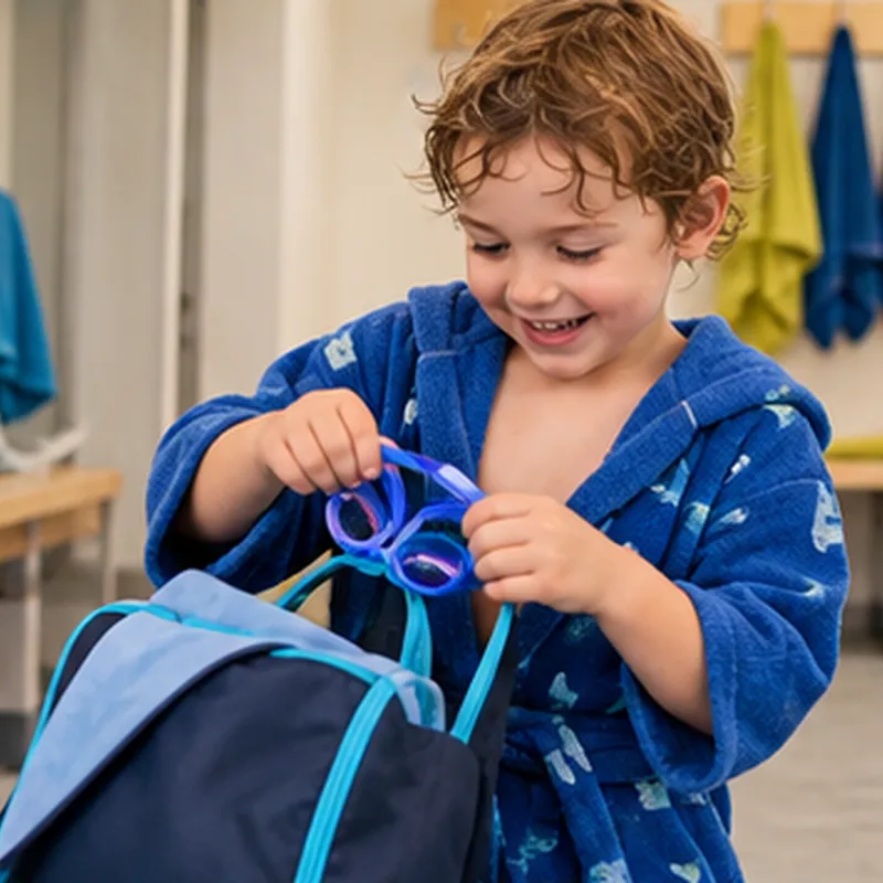Kind wird für den Schwimmkurs vorbereitet – Bremen-Nord