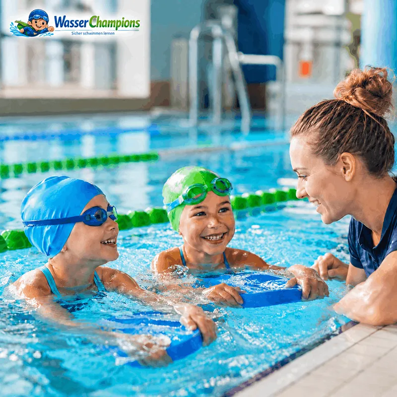 Schwimmlehrer begleitet ein Kind im Wasser – Bad Mergentheim